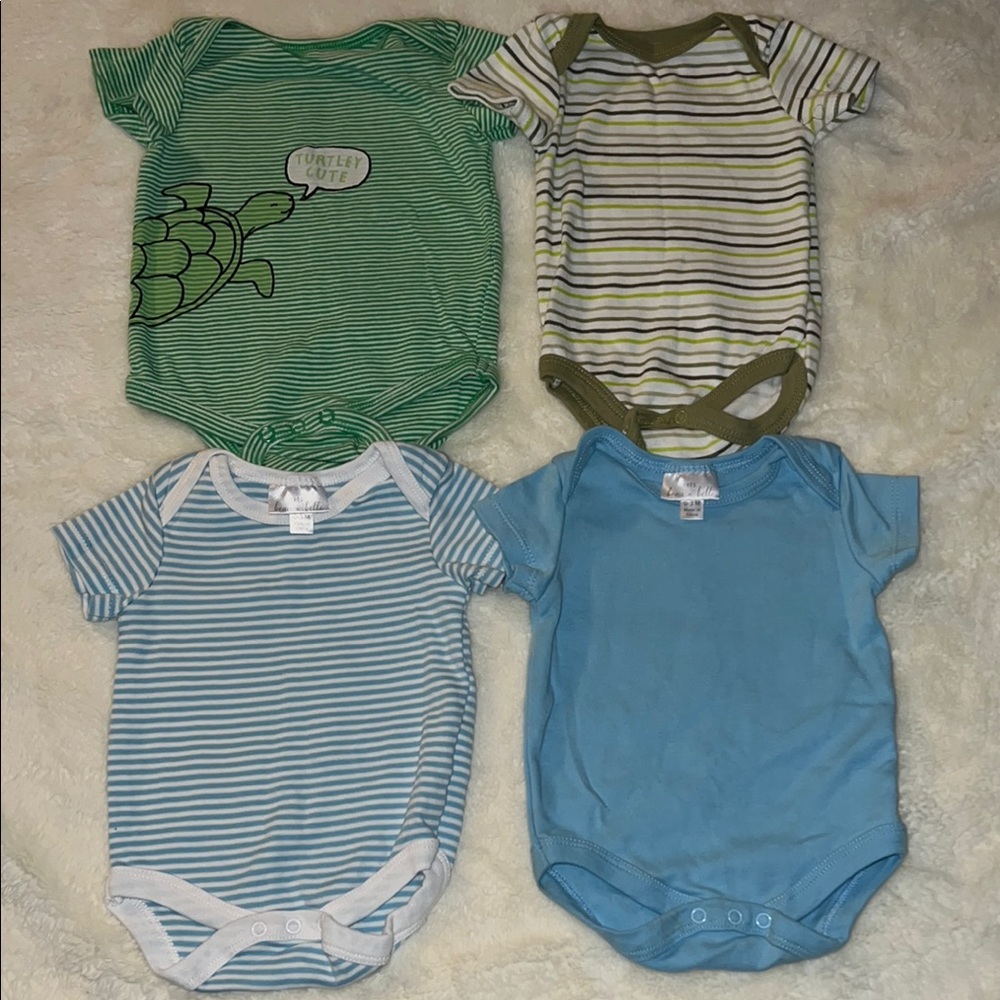 Baby short sleeve onesies green and blue bundle 3 month